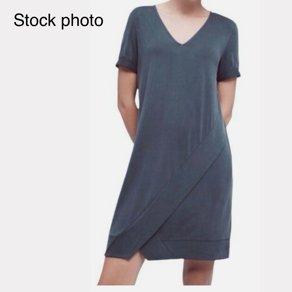 BNWT MUTED BLACK V-NECK EASY SUMMER DRESS